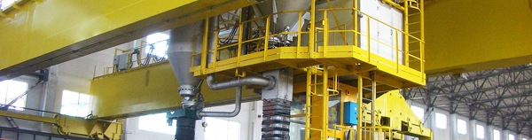 起重機(jī)的發(fā)展該何去何從？我們?cè)撊绾瘟⒆悖?>                            <h4>起重機(jī)的發(fā)展該何去何從？我們?cè)撊绾瘟⒆悖?/h4>
                            <p>    隨著企業(yè)生產(chǎn)規(guī)模不斷的增大，以及自動(dòng)化、智能化程度在進(jìn)一步增強(qiáng)，起重機(jī)在企業(yè)生產(chǎn)中的作用會(huì)愈加明顯。與此同時(shí)，起重機(jī)必須在性能上不斷發(fā)展，以滿(mǎn)足起重作業(yè)要求不斷提高的需要。起重機(jī)現(xiàn)代設(shè)計(jì)、制造能力不斷提高，想在國(guó)際競(jìng)爭(zhēng)中獲勝，前提是要提高起重機(jī)的技術(shù)。接下來(lái)來(lái)看一下起重機(jī)技術(shù)發(fā)展趨勢(shì)有哪些：一、大型化、化以及高速化    隨著社會(huì)經(jīng)濟(jì)不斷發(fā)展，工業(yè)生產(chǎn)規(guī)模在進(jìn)一步擴(kuò)大，物料裝卸搬運(yùn)費(fèi)在企業(yè)生產(chǎn)中所占成本比重越來(lái)越多，那么，通過(guò)使用起重機(jī)來(lái)減低成本成為一種趨勢(shì)。采用大型化的起重機(jī)，能應(yīng)對(duì)起重量大的物料裝卸作業(yè)。采用高速化和專(zhuān)用化 ，能在對(duì)應(yīng)的工作環(huán)境中，有更加穩(wěn)定的可靠性，提高工作效率。二、產(chǎn)品模塊化、組合化和標(biāo)準(zhǔn)化    起重機(jī)在向著模塊化、標(biāo)準(zhǔn)化的方向發(fā)展，由此來(lái)取代整機(jī)設(shè)計(jì)。模塊化設(shè)計(jì)能把起重機(jī)上功能一些具有相同功能的部件、零件，以標(biāo)準(zhǔn)模塊的工藝設(shè)計(jì)制造，從而使得制造出來(lái)的產(chǎn)品通過(guò)對(duì)模塊進(jìn)行組合，就能生產(chǎn)出不同類(lèi)型的、規(guī)格的起重機(jī)。    同時(shí)，依照起重機(jī)的工作原理，能提高產(chǎn)品的通用化程度，有利于簡(jiǎn)化生產(chǎn)工藝流程，降低制造成本。而用戶(hù)也能進(jìn)行方面的維護(hù)保養(yǎng)。    那么對(duì)于我們的吊車(chē)手來(lái)說(shuō)又面臨了什么挑戰(zhàn)呢？我們要掌握一些什么技能，才能保證我們?cè)谶@個(gè)激烈競(jìng)爭(zhēng)的大潮流下仍然擁有一份立足之地呢？首先要與時(shí)俱進(jìn)，不斷的跟上互聯(lián)網(wǎng)時(shí)代，學(xué)習(xí)新的技能，合理的利用信息時(shí)代的資源。</p>
                          </a>
                     </div>
                                         <ul class=